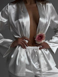 Cargar la imagen en la vista de la galería, ELEGANCE by WILN | Buddy Brandz