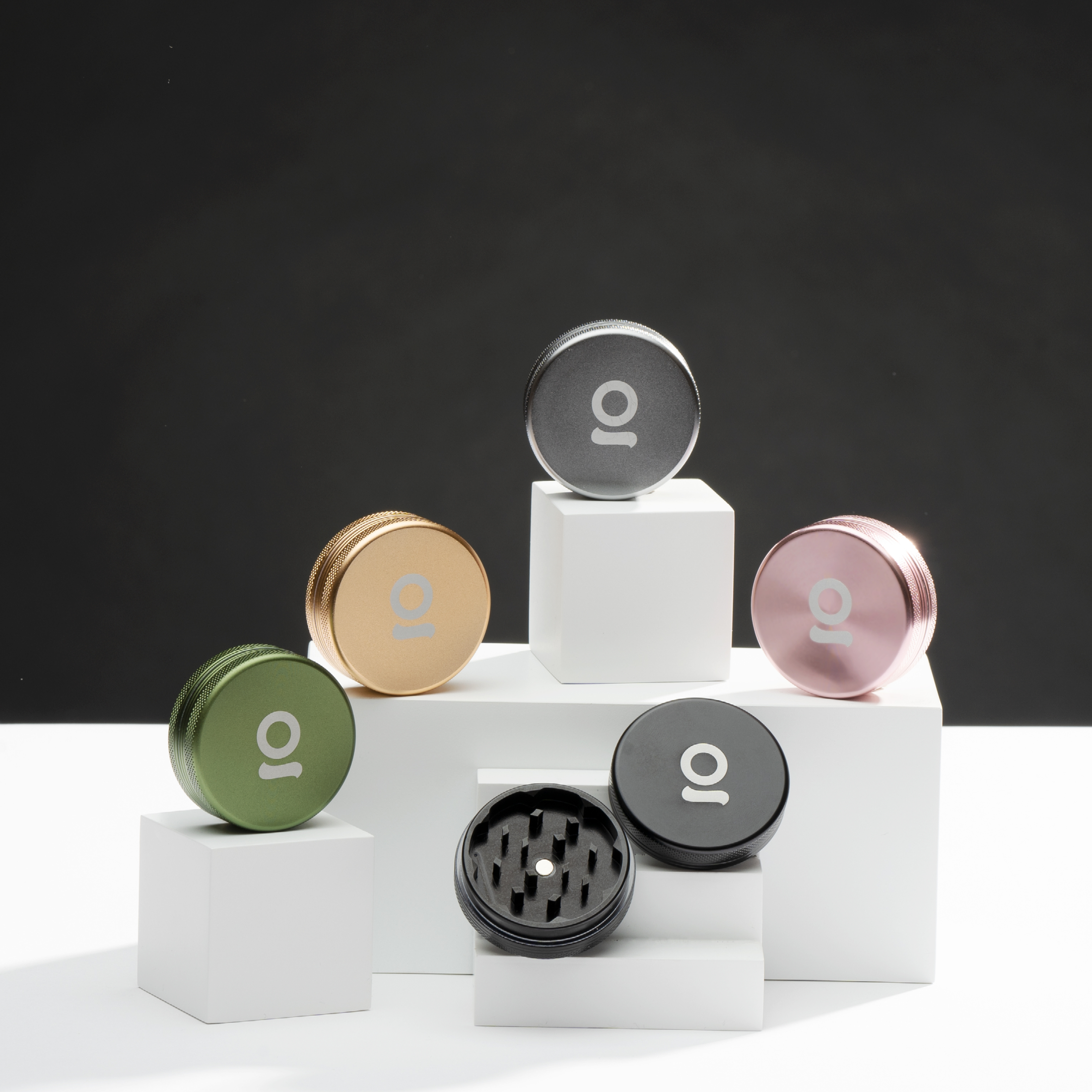 Ongronk 2 Piece Magnetic Grinder (50 mm) by Smoke Drop - view 3 | Buddy Brandz