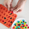 Load image into Gallery viewer, Ongrok Silicone Gummy Molds with Droppers by Smoke Drop - view 2 | Buddy Brandz
